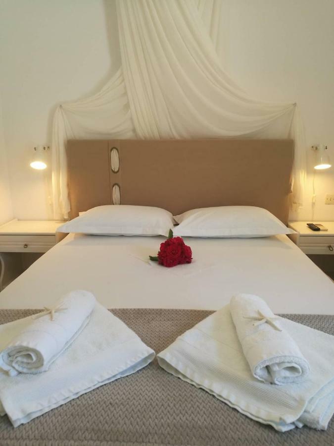Andreas And Petrinela Rooms Τριοβάσαλος Εξωτερικό φωτογραφία